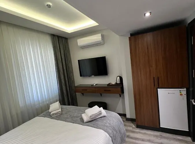 Golden Stoneluxe Hotel 3*