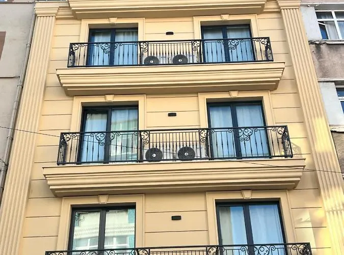 Golden Stoneluxe Hotel