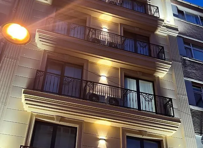 Golden Stoneluxe Hotel