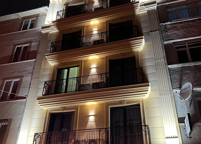 Golden Stoneluxe Hotel 3*