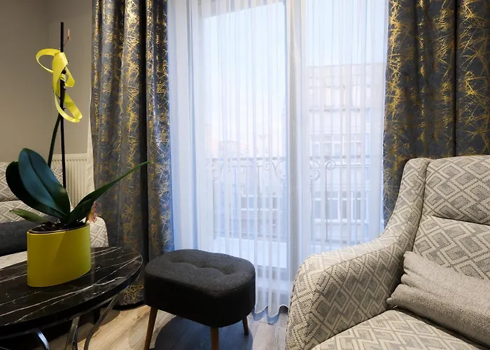 Golden Stoneluxe Hotel 3*