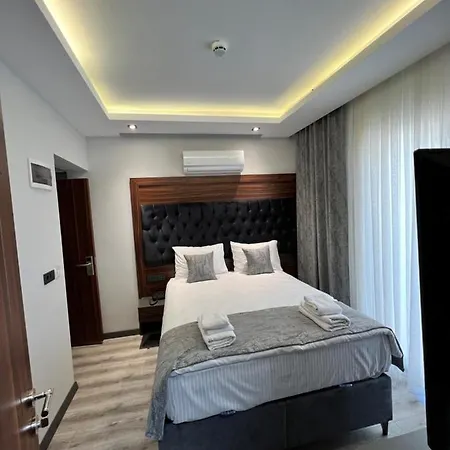 Golden Stoneluxe فندق